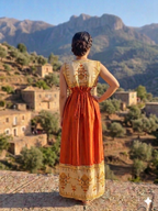Das Kleid "Maya" – Berbersplendor und Kaiserlicher Schnitt