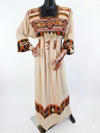 Robe Traditionnelle Kabyle aux Galons Colorés – "Louiza"