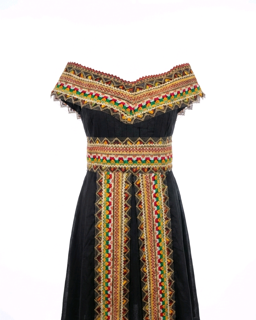 Robe kabyle de cérémonie Nawel - vue de dos avec laçage