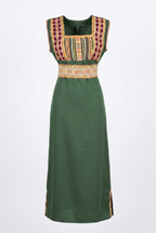 Robe Kabyle Traditionnelle Longue Brodée – Ferroudja