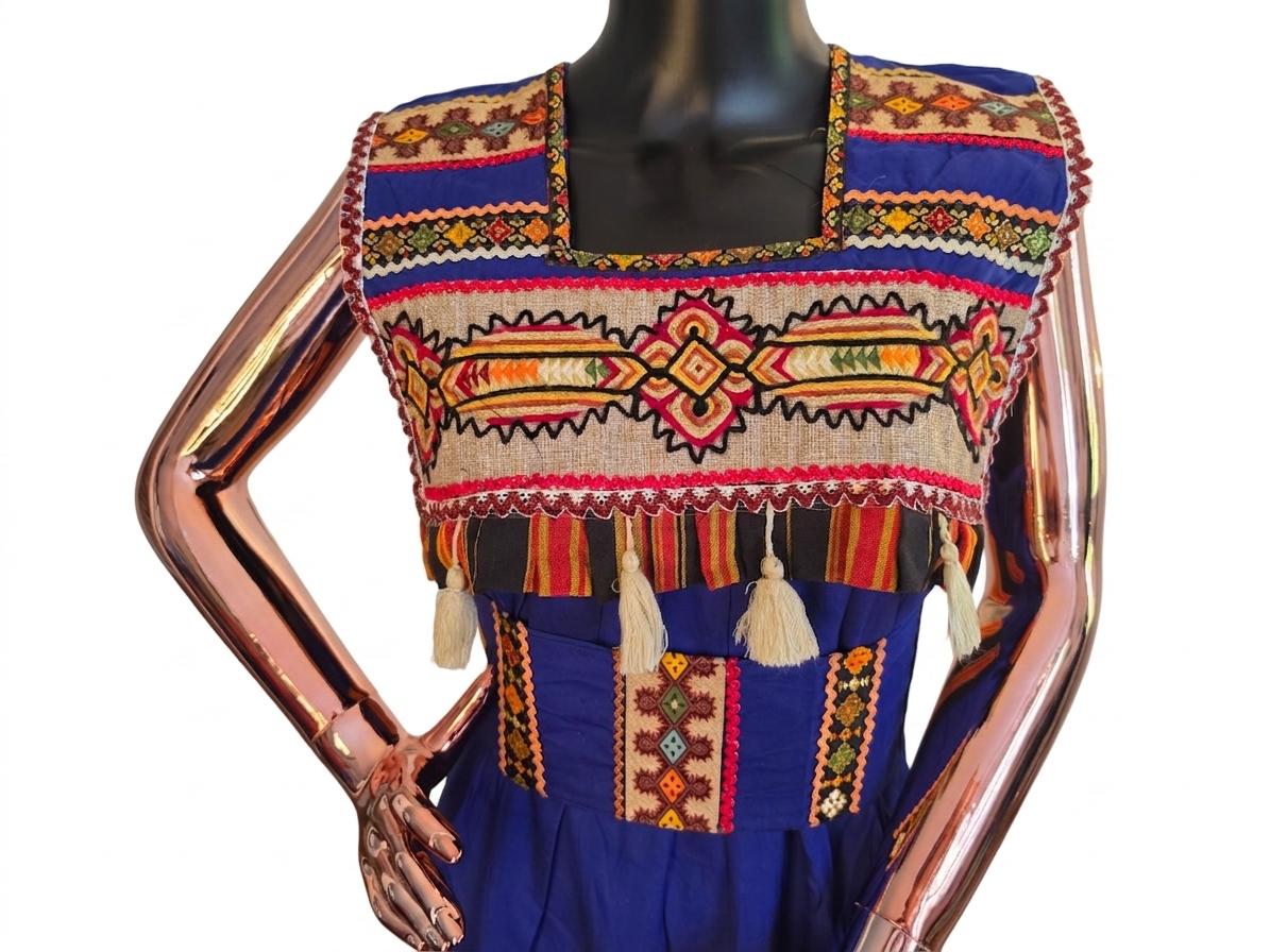 Robe Traditionnelle Kabyle aux Galons Colorés – "Louiza" sans manche