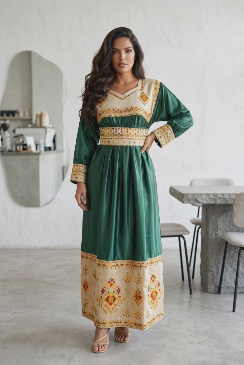 La Robe "Maya" Splendeur Berbère et Coupe Impériale